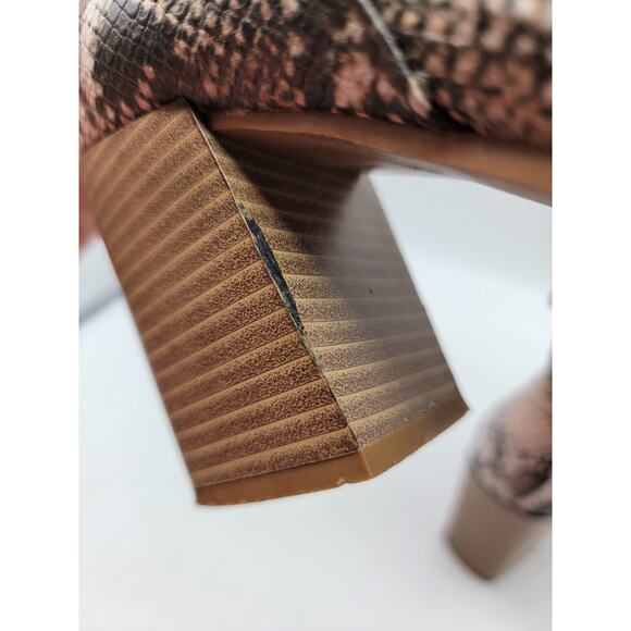 Pierre Dumas Snakeskin Chunky Heel Ankle Booties Boot Side Zip Square Toe Size 8 - Picture 8 of 11